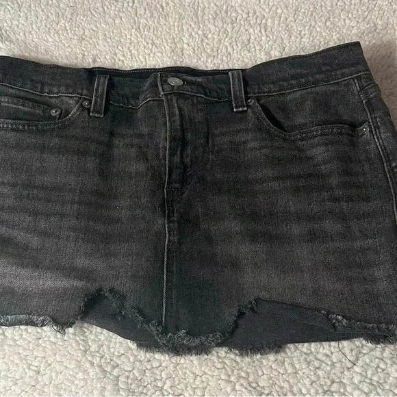 Levi's Dresses & Skirts - Levi Strauss & Co Women’s Black Mini Skirt Size 29